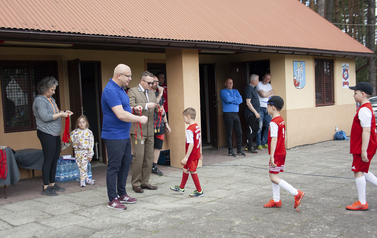 Dekoracja zwycięzc&oacute;w - turnieje piłkarskie dzieci i młodzieży