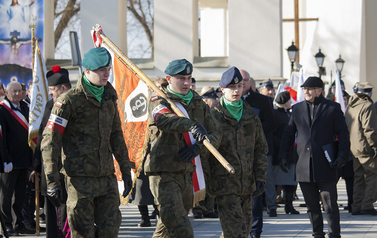 Wprowadzenie sztandar&oacute;w