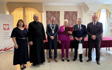 ZŁOTE GODY 83