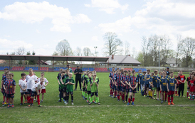 Dekoracja zwycięzc&oacute;w - turnieje piłkarskie dzieci i młodzieży